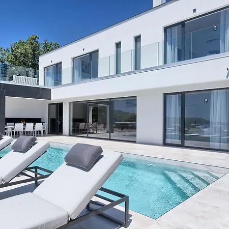 Ultima With Sea View, Private Pool, Jacuzzi, Gym And Sauna