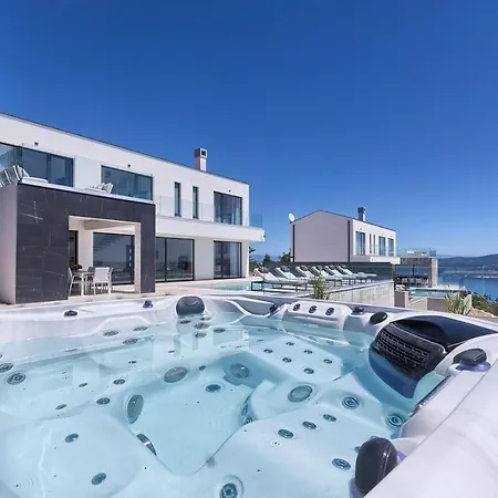 Ultima With Sea View, Private Pool, Jacuzzi, Gym And Sauna Vicani