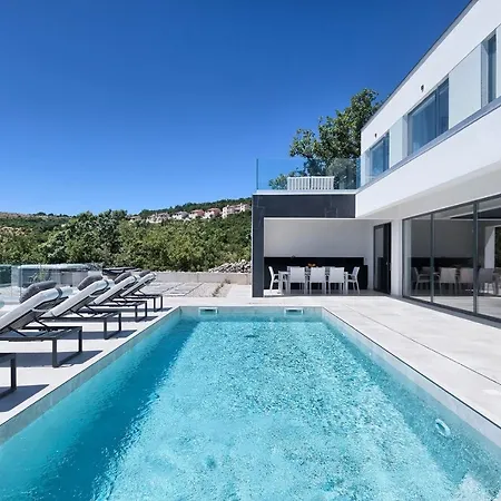 Ultima With Sea View, Private Pool, Jacuzzi, Gym And Sauna *