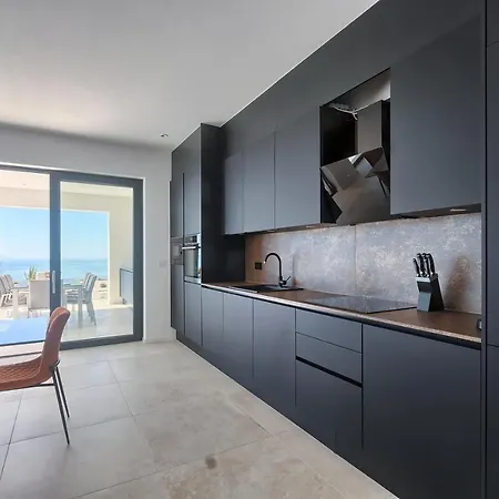Ultima With Sea View, Private Pool, Jacuzzi, Gym And Sauna *