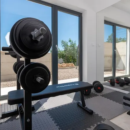 Villa Ultima With Sea View, Private Pool, Jacuzzi, Gym And Sauna
