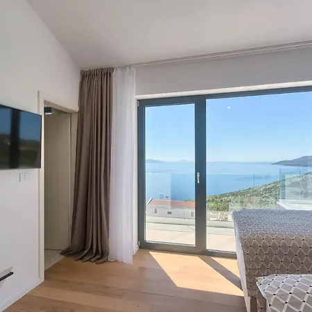 Ultima With Sea View, Private Pool, Jacuzzi, Gym And Sauna Villa