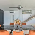 Ultima With Sea View, Private Pool, Jacuzzi, Gym And Sauna Willa