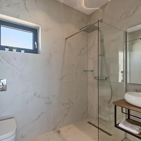 Ultima With Sea View, Private Pool, Jacuzzi, Gym And Sauna Villa