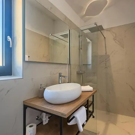 Villa Ultima With Sea View, Private Pool, Jacuzzi, Gym And Sauna